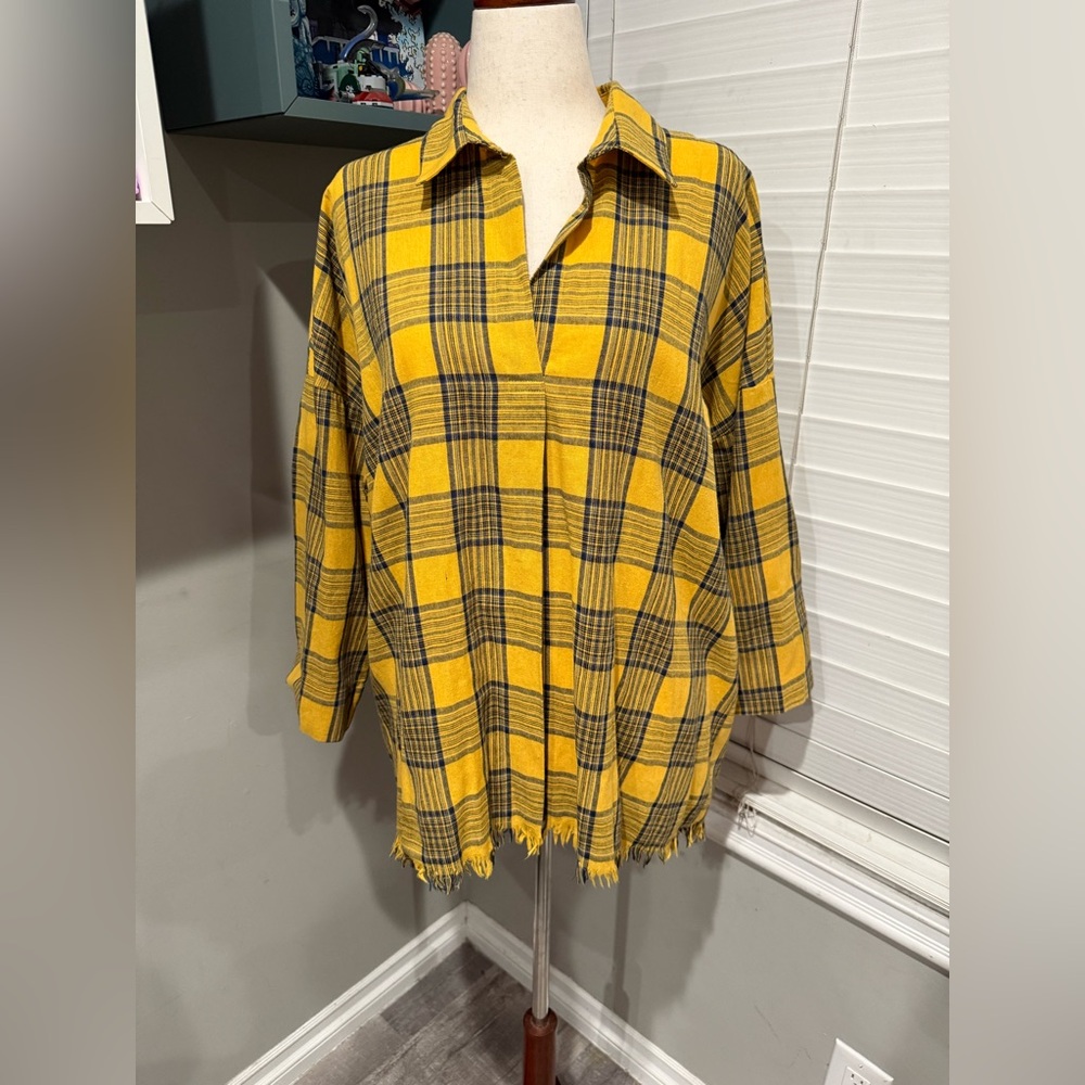 Umgee Womens Oversized Popover Plaid Top Frayed‎ Hem Mustard